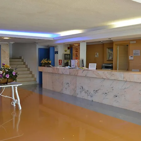 Vibra Monterrey Aparthotel 2*